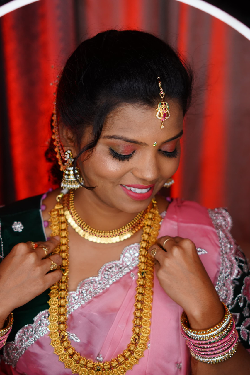 bridal makeup services in classic look makeup